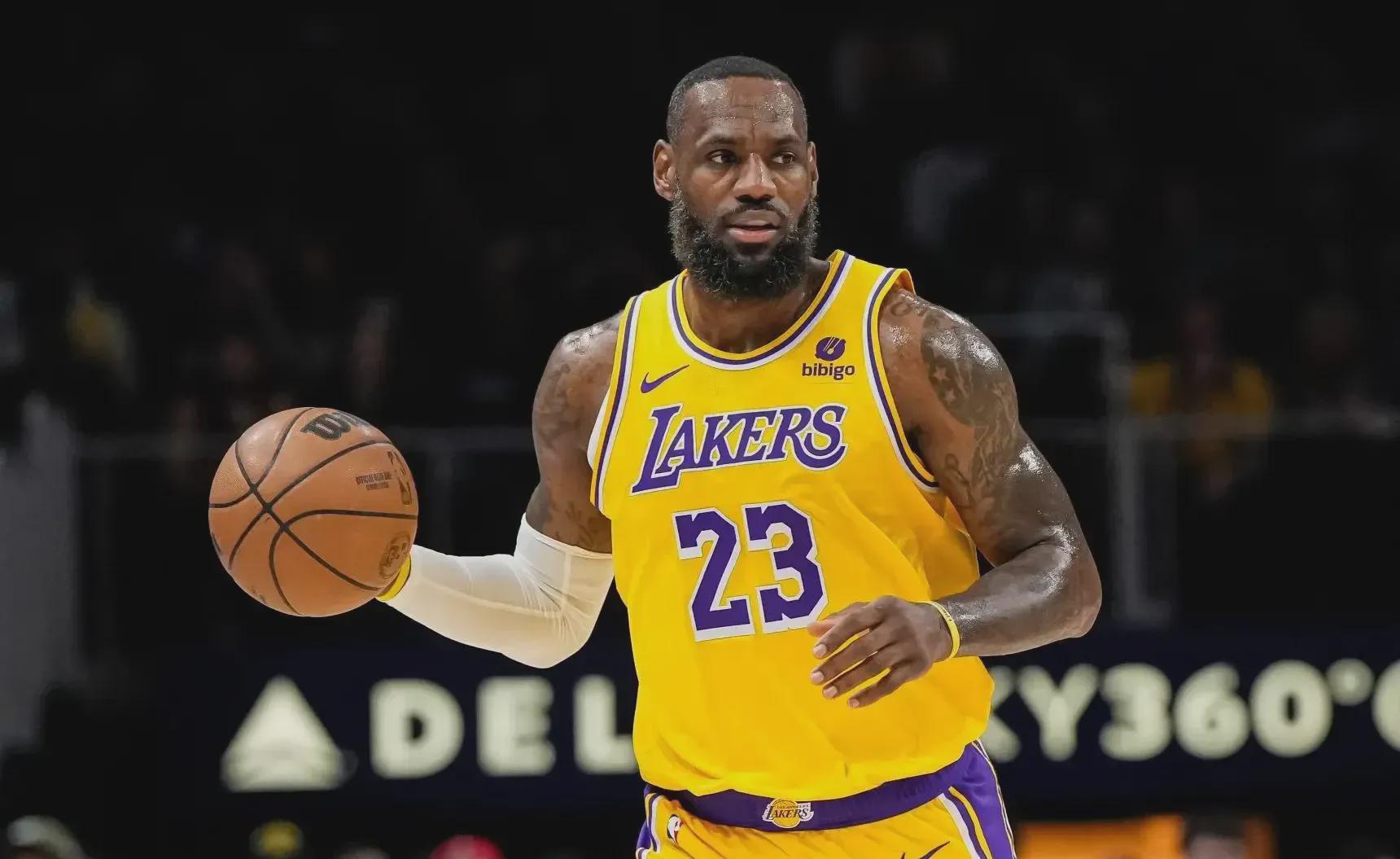 Scout重返赛场，比赛规则变更首场状态出色，湖人观众沸腾！热度持续攀升的简单介绍